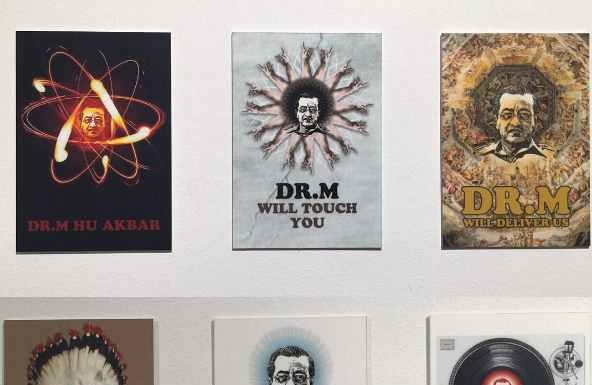 Dr. M, the man in the mirror, de Kenneth Chan