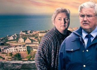 Holding: un delicioso noir de pueblo Conleth Hill y Siobhán McSweeney, dos de los protagonistas principales de la serie británico-irlandesa Holding